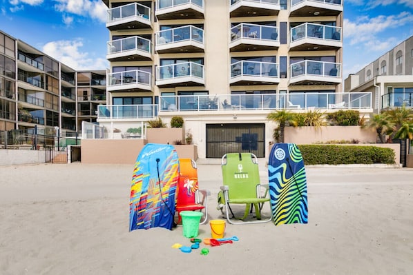 Everything you need for the perfect beach day—just steps from your front door