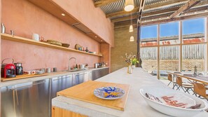 Well equipped kitchen with coffee machine, fridge & dishwasher.