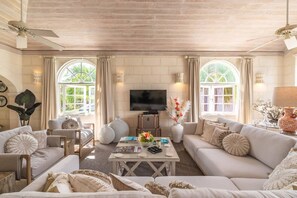 3 B/R  in Royal Westmoreland Golf Estate (1750)