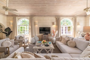 3 B/R in Royal Westmoreland Golf Estate (1750)
