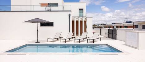 Family-friendly house with private pool in Alfeizerão. Relaxing stay near São Martinho do Porto and Óbidos.