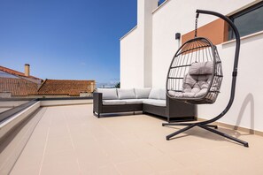 Family-friendly house with private pool in Alfeizerão. Relaxing stay near São Martinho do Porto and Óbidos.