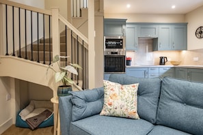 Bacchus, Goose Beck Cottages, nr York: Delightful open-plan living area