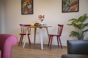 Rondo, Tockwith nr York: Dining area with seating for two