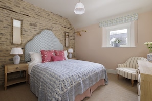 The Barley Apartment at Cowley House Bedroom 2 - StayCotswold