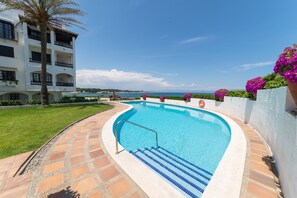 Holiday Home Swimming Pool