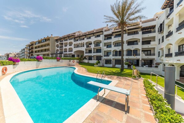 Holiday Home Swimming Pool