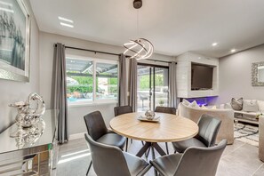Dining Area | Central A/C & Heating | Open Floor Plan