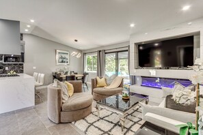 Living Room | Single-Story Home | Flat-Screen TV w/ Cable | Electric Fireplace