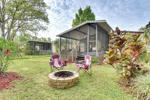 Private Yard | Fire Pit