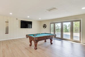 Game Room | 2-Story Cabin | Central Heating & A/C