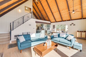 Living Room | 1st Floor | Fireplace | Free WiFi