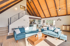 Living Room | 1st Floor | Fireplace | Free WiFi