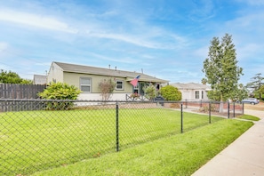 Property Exterior | Single-Story Home | Keyless Entry
