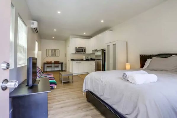 Beautiful studio in the heart of Hillcrest
