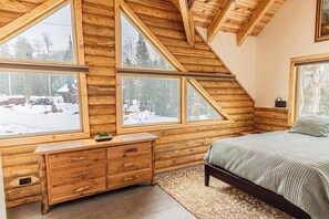 Primary bedroom - King Bed (3)
