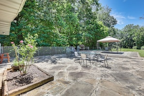Patio | Outdoor Dining Space