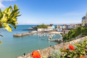 Close to Beach and Town Centre