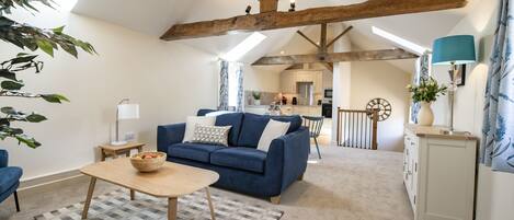 Phoenix, Goose Beck Cottages, nr York: Open-plan living/dining/kitchen area