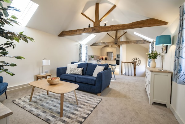 Phoenix, Goose Beck Cottages, nr York: Open-plan living/dining/kitchen area