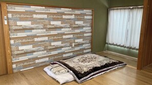 Western-style room on the second floor (10 tatami mats)