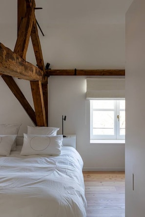 Spacious kingsize bedroom with bathroom