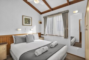 2 bedroom - Queen bed
