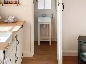 Kitchen area | Shepherds Hut, Laneham