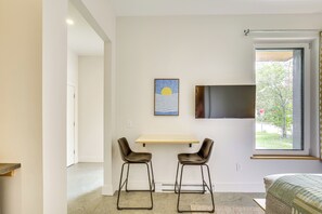 Studio | Dining Area | Dishware & Flatware
