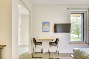 Studio | Dining Area | Dishware & Flatware