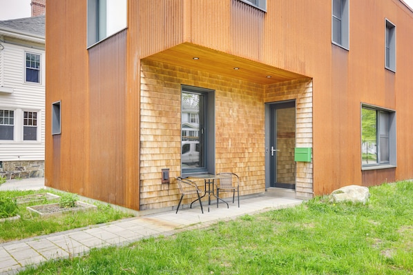 Portland Vacation Rental | Studio | 1BA | 1 Step to Enter | 275 Sq Ft