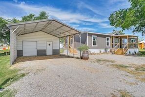 Parking | Carport (2 Vehicles) | Driveway (2 Vehicles) | Trailer Parking