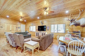 Living Room | 1st Floor | Smart TV | Central Heating | Mini-Split A/C