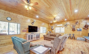 Living Room | 1st Floor | 3-Story Cabin | Free WiFi