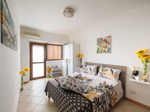 Autumn, Bedroom, Spring, Summer