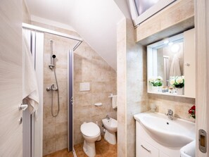 Autumn, Bathroom, Spring, Summer