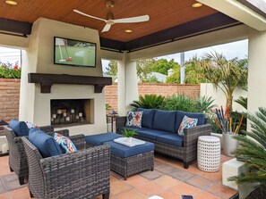 “The backyard was immaculate. So enjoyable hanging out by the pool and also the lounging area.” 
