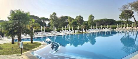 Holiday Home Swimming Pool