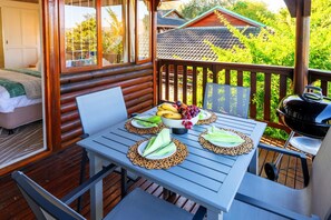 Lagoon View Log Cabin 8 @ Knysna River Club (2638)