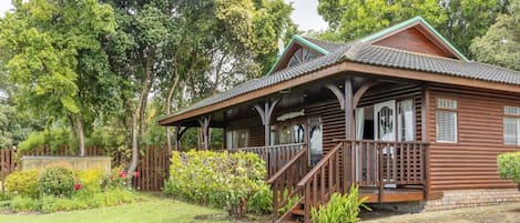 4 TIDES @ Knysna River Club (2228)