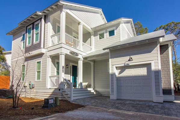 Beautiful custom new home!