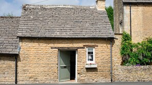 Little Forge is easily accessed from the road