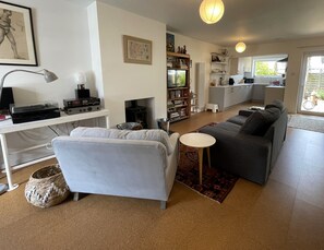 Living Room / Lounge