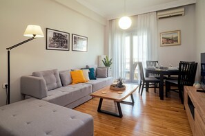 Salon - Livingroom.