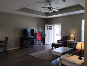 Living Rm / Front Door