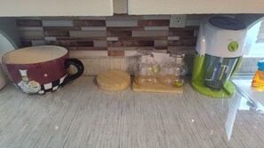 Kaffee und/oder Kaffeemaschine