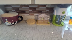 Kaffee und/oder Kaffeemaschine