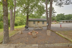 Higden Vacation Rental | 2BR | 1BA | 800 Sq Ft | 1 Step to Enter