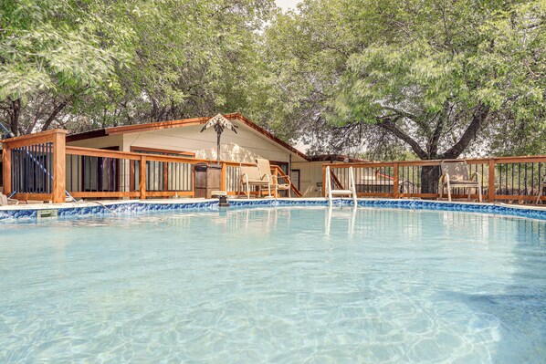 San Antonio Vacation Rental | 3BR | 2BA | 1,000 Sq Ft | Small Step to Enter