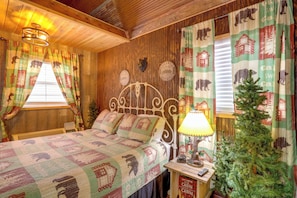 Studio | Sleeping Area | Queen Bed | Linens Provided
